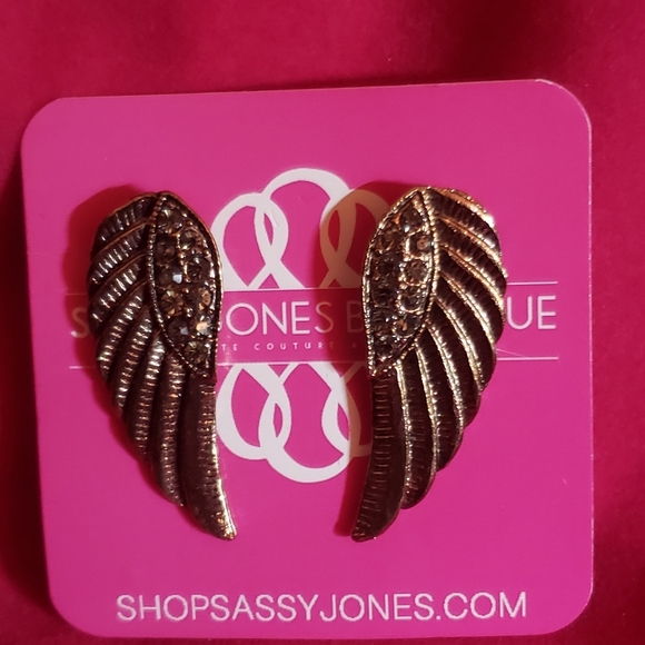 Angel Wing Studs - Picture 1 of 1